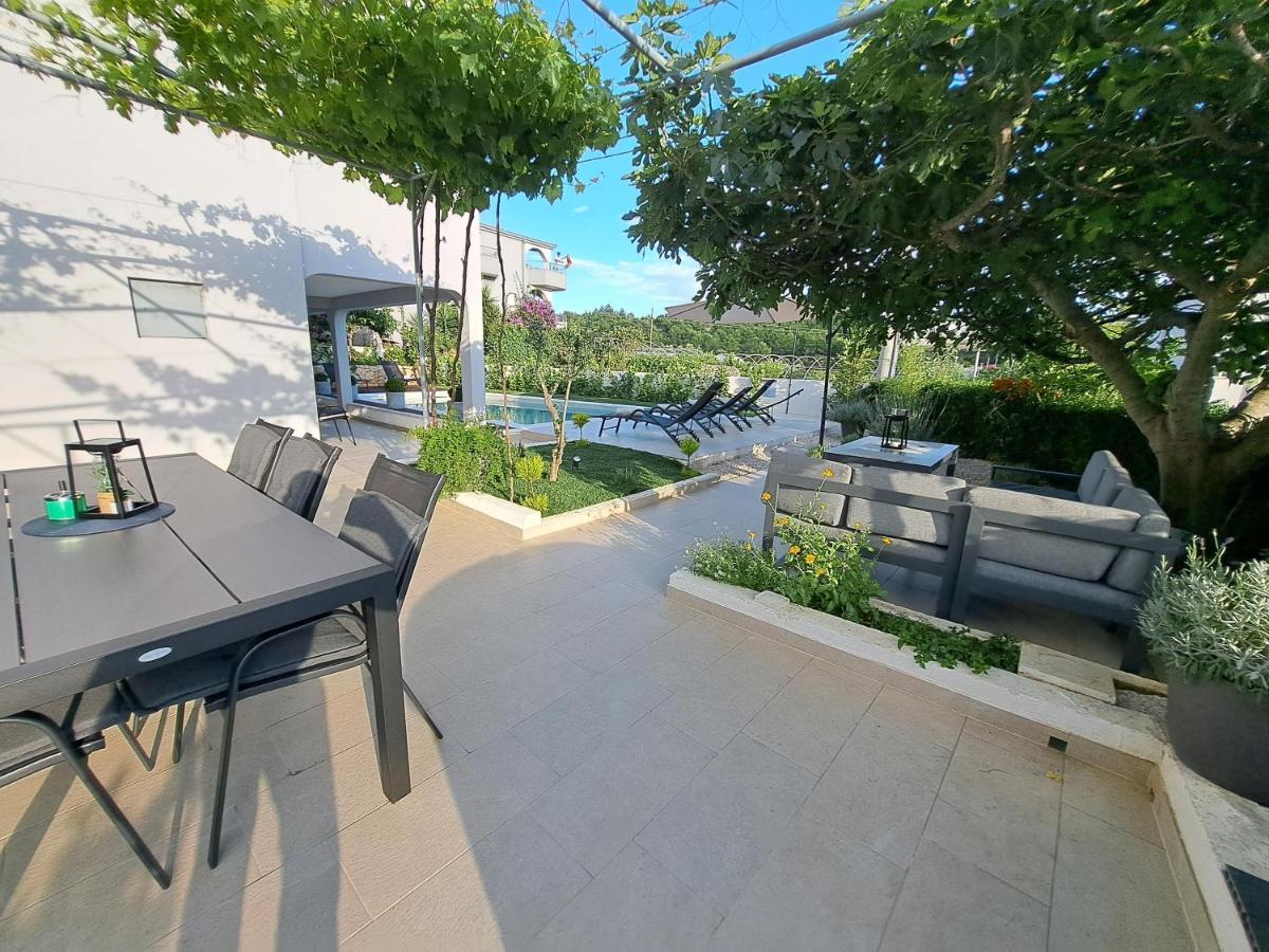 Paulina Harmony Rooms Seget Vranjica Exterior photo
